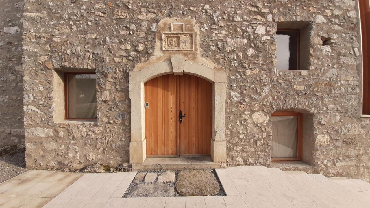 Отель Vinica Castle Экстерьер фото